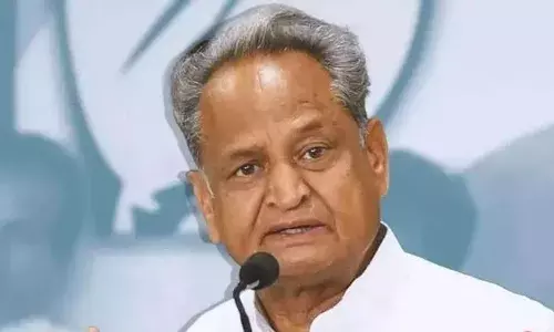सीएस के बयान पर गहलोत - रोजगार के मुद्दे से ध्यान भटकाने की कोशिश कर रही है भाजपा