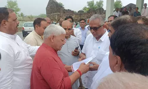 पंचायत समिति सदस्य ने भीलवाड़ा सांसद को शाहपुरा से हाईवे बनाने की मांग को लेकर सोपा ज्ञापन पंचायत समिति सदस्य ने भीलवाड़ा सांसद को शाहपुरा से हाईवे बनाने की मांग को लेकर सोपा ज्ञापन