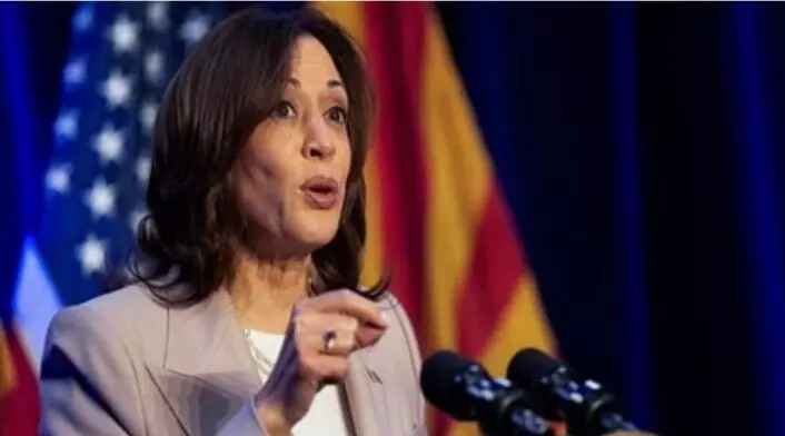 कमला हैरिस बन सकती हैं राष्ट्रपति पद की दावेदार कमला हैरिस बन सकती हैं राष्ट्रपति पद की दावेदार