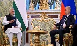 बातचीत के रास्ते पर चलना होगा,बम-बंदूक और गोलियों के बीच शांति वार्ता संभव नहीं