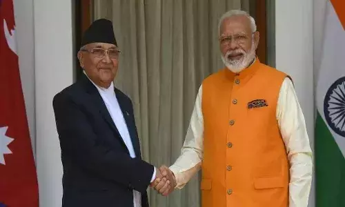 नेपाल में गिरी सरकार, अब चीन समर्थक ओली बनेंगे प्रधानमंत्री