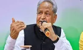 सरकार को विद्यार्थियों की छात्र संघ चुनाव की मांग को चाहिए मानना-गहलोत