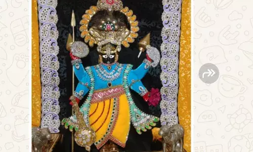 आज मंगला श्रृंगार आरती के दर्शन दिनांक     15-07-2024*