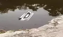 खेरवाड़ामें कार पानी में डूबी, दो युवकों की मौत