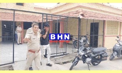 छत पर नहा रही लडक़ी का बनाया वीडियो, की अश्लील हरकतें, धुनाई के बाद लोगों ने आरोपित को किया पुलिस के हवाले
