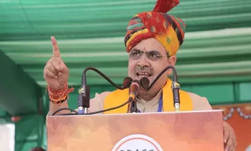 नए लोगों को नहीं मिलेगी 100 यूनिट फ्री बिजली, फ्री स्मार्टफोन योजना स्थगित