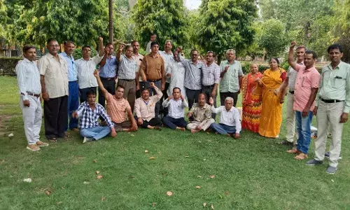 प्रबोधकों की जिला बैठक में पुरानी सेवा की गणना करने की मांग