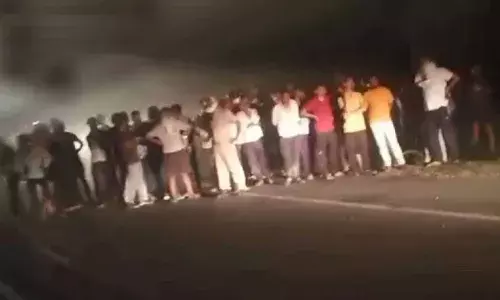 जिंदा जला पिकअप चालक