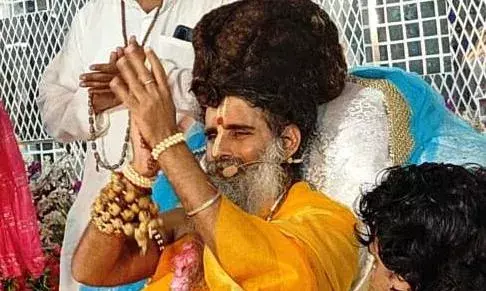 गुरु के प्रति सच्ची श्रद्धा रखो गुरु ही है तारणहार होता है: सदगुरु ऋतेश्वर महाराज गुरु के प्रति सच्ची श्रद्धा रखो गुरु ही है तारणहार होता है: सदगुरु ऋतेश्वर महाराज