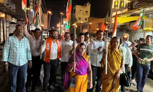 शहीदों के सम्मान में युवा मोर्चा मैदान में
