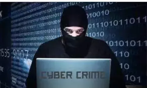 फर्जी गिरफ्तारी वारंट ऑनलाइन भेजकर 90 लाख की ठगी, पुलिस की वर्दी पहने ठग ने डराकर की वसूली