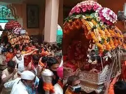 महाकालेश्वर की दूसरी सवारी सोमवार को हाथी पर मनमहेश तो पालकी में दर्शन देने निकलेंगे चंद्रमौलेश्वर महाकालेश्वर की दूसरी सवारी सोमवार को हाथी पर मनमहेश तो पालकी में दर्शन देने निकलेंगे चंद्रमौलेश्वर