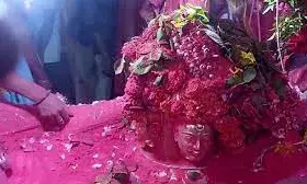 ओंकारेश्वर के दर्शनों के लिए उमड़ा भक्तों का सैलाब, झुला पूल पर मधुमक्खियों की वजह से अफरा-तफरी