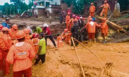 वायनाड भूस्खलन में अब तक 155 लोगों की मौत, सेना का रेस्क्यू ऑपरेशन जारी