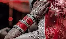 पंचायत ने पति पर लगाया जुर्माना; फिर युवक ने दिखाया ‘सबूत’