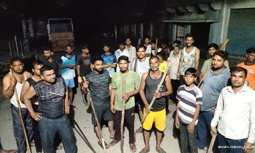 चोरी की बढ़ती वारदातों से परेशान ग्रामीण बने पहरेदार चोरी की बढ़ती वारदातों से परेशान ग्रामीण बने पहरेदार