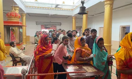 शिवालियो में सावन के तीसरे सोमवार को गूंजते रहे हर हर महादेव के जयकारे शिवालियो में सावन के तीसरे सोमवार को गूंजते रहे हर हर महादेव के जयकारे