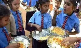 कांग्रेस राज में मिड डे मील में हुआ करोड़ों का घोटाला-