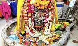 भस्म आरती में सिर पर सर्प लगाकर किया गया बाबा महाकाल का श्रृंगार