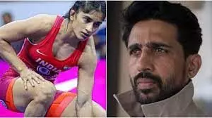 विनेश के लिए मेडल की मांग पर गुलशन ने दी प्रतिक्रिया, अन्य एथलीट के साथ होगा अन्याय