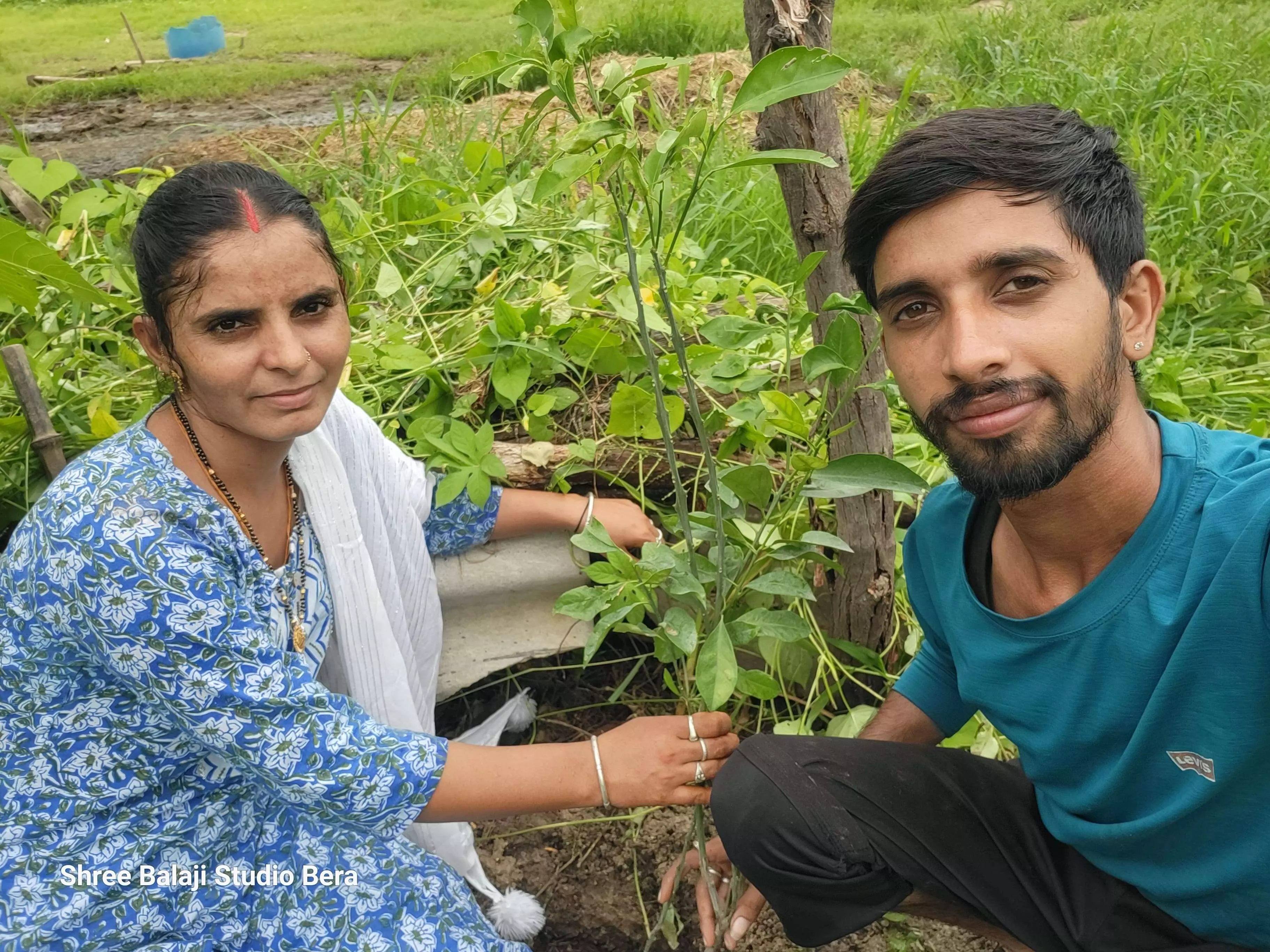 बैरा गांव में लगाए 26 पौधे