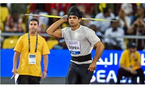 नीरज चोपड़ा एक्शन में, नदीम का पहला थ्रो फाउल