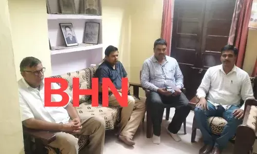 टोंक में जिला उद्योग केंद्र के मुख्य प्रबंधक व बूंदी के वरिष्ठ सहायक सहायक को एक लाख की रिश्वत लेते-देते किया गिरफ्तार, सीए को भी दबोचा टोंक में जिला उद्योग केंद्र के मुख्य प्रबंधक व बूंदी के वरिष्ठ सहायक सहायक को एक लाख की रिश्वत लेते-देते किया गिरफ्तार, सीए को भी दबोचा