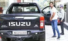 करोड़ों की कार नहीं, बल्कि सस्ते पिकअप ट्रक से चलते हैं जॉन अब्राहम, बाकी सभी एक्टर से है अलग अंदाज करोड़ों की कार नहीं, बल्कि सस्ते पिकअप ट्रक से चलते हैं जॉन अब्राहम, बाकी सभी एक्टर से है अलग अंदाज