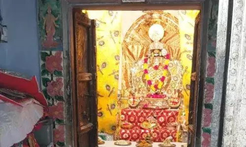 बनेड़ा में ठाकुर जी को धराया भव्य छप्पन भोग