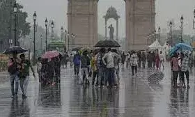 दिल्ली में कल भी बरसेंगे बदरा, यलो अलर्ट; इन इलाकों में जाने से बचने की चेतावनी जारी