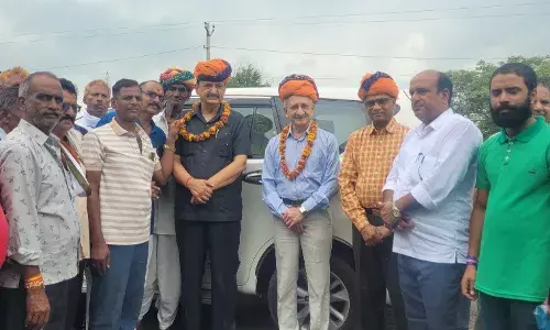 कृषि विज्ञान केंद्र के वरिष्ठ वैज्ञानिक व अध्यक्ष डॉ. यादव का किया स्वागत कृषि विज्ञान केंद्र के वरिष्ठ वैज्ञानिक व अध्यक्ष डॉ. यादव का किया स्वागत