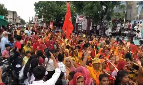 211 कांवड़ियों ने कांवड़ यात्रा निकाल किया जलाभिषेक