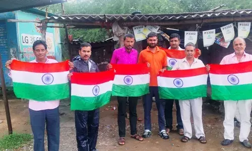 आजादी का महापर्व मनाने को लेकर थलकलां में जश्न का माहौल आजादी का महापर्व मनाने को लेकर थलकलां में जश्न का माहौल