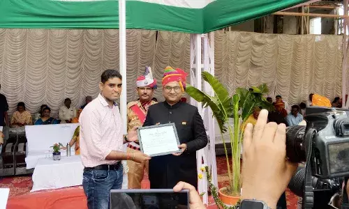 जिला स्तर पर सम्मानित हुए चन्देरिया