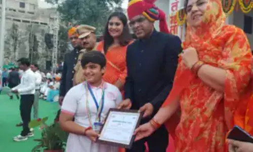 कलेक्टर डॉ. भंवर लाल ने ध्वजारोहण