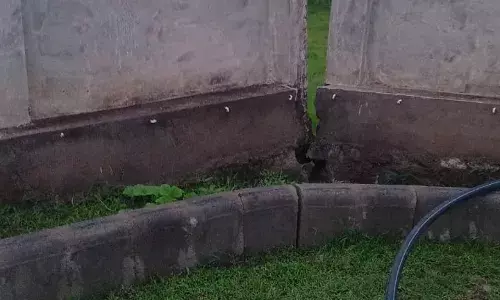 तेज बारिश पेट्रोल पंप की चारदीवारी गिरी, कार्यालय को पहुंचा नुकसान