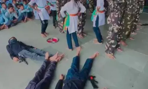 उत्साह से मनाया स्वतंत्रता दिवस बारिश में भी कम नहीं हुआ जोश उत्साह से मनाया स्वतंत्रता दिवस बारिश में भी कम नहीं हुआ जोश