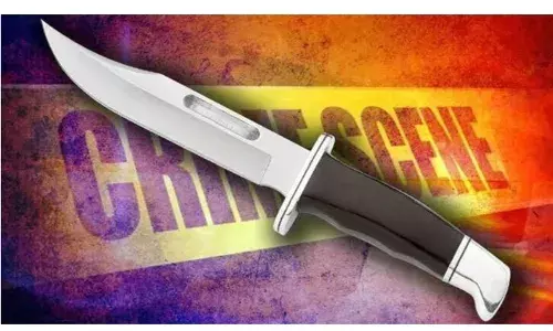 युवक का पीछा कर तोड़े कार के कांच, साथियों ने मारा चाकू,तीन नाबालिग सहित आठ गिरफ्तार