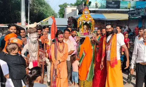 धूमधाम से निकाली भगवान शिव की शाही सवारी धूमधाम से निकाली भगवान शिव की शाही सवारी