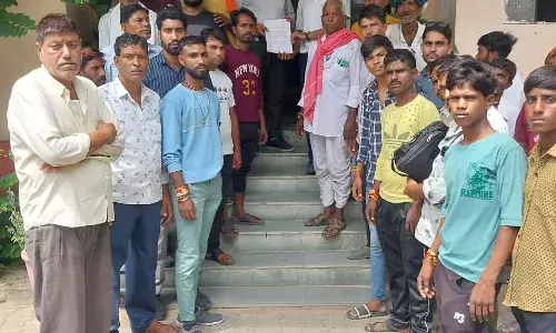 सामुदायिक भवन एवं पंचायत भूमि को अतिक्रमण मुक्त करवाने की मांग सामुदायिक भवन एवं पंचायत भूमि को अतिक्रमण मुक्त करवाने की मांग