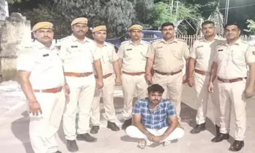 कार के गुप्त चेंबर में छुपाकर ले जाई जा रही 7.5 किलो अफीम बरामद, आरोपी को हिरासत में लिया