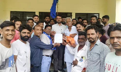 विभिन्न संगठनों ने तहसीलदार को राष्ट्रपति के नाम सौपा ज्ञापन विभिन्न संगठनों ने तहसीलदार को राष्ट्रपति के नाम सौपा ज्ञापन