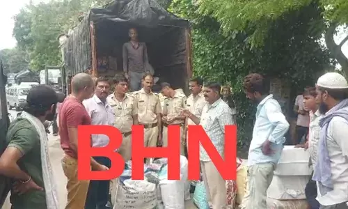 मिनी ट्रक से 200 किलो सिंगल यूज प्लास्टिक जब्त