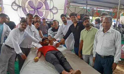 युवाओं ने बढ चढकर किया रक्तदान