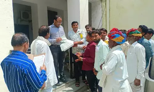 ग्राम पंचायत की बेस कीमती जमीन पर  दबंग लोगों ने किया कब्जा