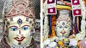 भस्म आरती में मावे और ड्रायफ्रूट से सजे बाबा महाकाल, मस्तक पर सजाया त्रिपुंड भस्म आरती में मावे और ड्रायफ्रूट से सजे बाबा महाकाल, मस्तक पर सजाया त्रिपुंड