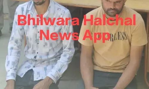 साथी सहित चढ़ा पुलिस के हत्थे, 4.33 लाख रुपये बरामद