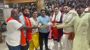 सोमवती अमावस्या पर हुआ बाबा महाकाल का आलौकिक शृंगार, गले में सर्प तो शीष पर नजर आई मां गंगा सोमवती अमावस्या पर हुआ बाबा महाकाल का आलौकिक शृंगार, गले में सर्प तो शीष पर नजर आई मां गंगा