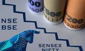 शेयर बाजार में भारी गिरावट, खुलते ही 700 अंक टूटा सेंसेक्स, निफ्टी 25000 के करीब पहुंचा