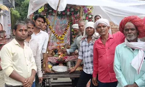बाबा रामदेव के जन्मोत्सव पर निकली शोभायात्रा बाबा रामदेव के जन्मोत्सव पर निकली शोभायात्रा